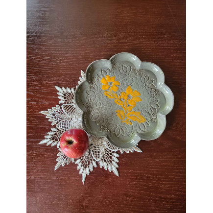 "Clay Blossom" – Handmade Flower‑Shaped Platelet
