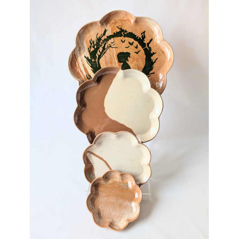 Handmade Flower-Shaped Clay Plates – Set of 4, Brown & White Clay Handmade Flower-Shaped Clay Plates – Set of 4, Brown & White Clay