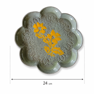 "Clay Blossom" – Handmade Flower‑Shaped Platelet